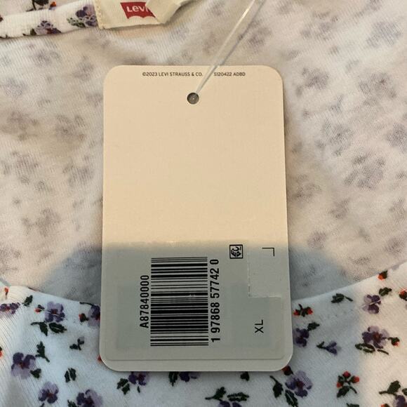 Levi’s Lucille Crewneck Cotton Short-Sleeve Top - Picture 8 of 9